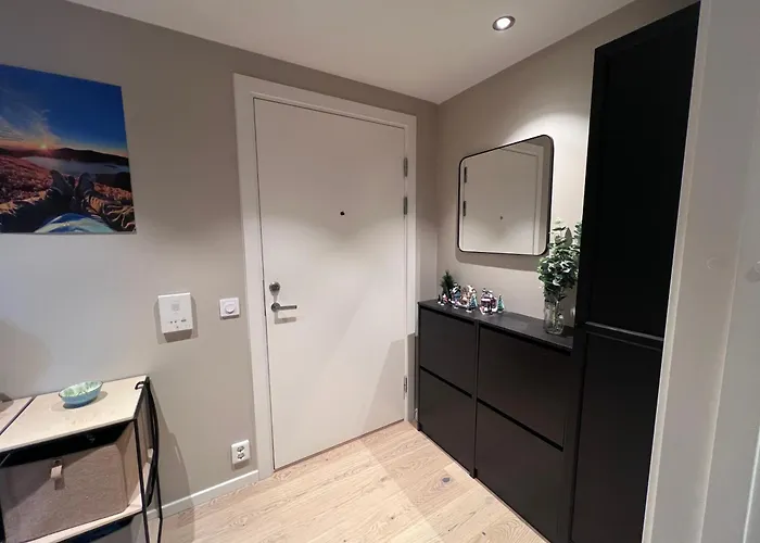 Modern, Big Balcony, Fully Equipped, Free Parking, In Family Friendly Area 公寓