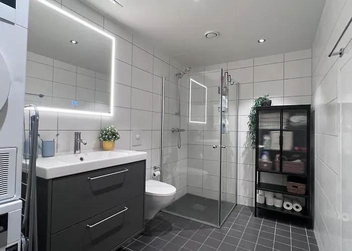 Modern, Big Balcony, Fully Equipped, Free Parking, In Family Friendly Area Apartamento Oslo