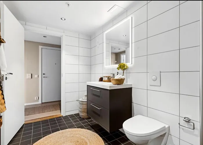 Modern, Big Balcony, Fully Equipped, Free Parking, In Family Friendly Area Oslo